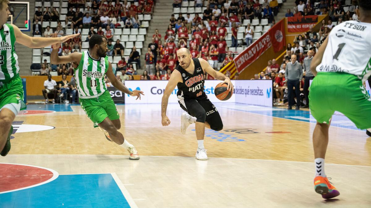 El Bàsquet Girona sufrió una dolorosa derrota ante el Betis con un parcial final de 0-24