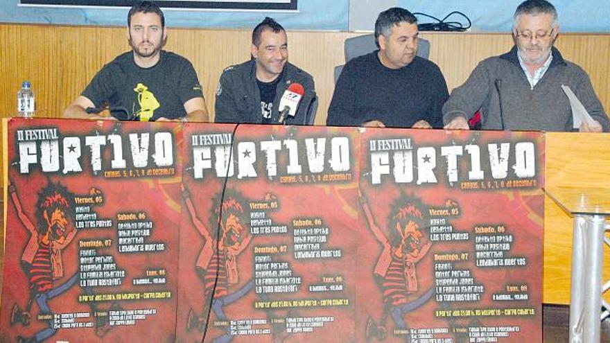 Óscar Fernández, Suso Martínez, Álvaro y Xosé Manuel Pazos, ayer en la rueda de prensa.