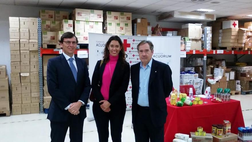 Acuorum dona alimentos a Cruz Roja