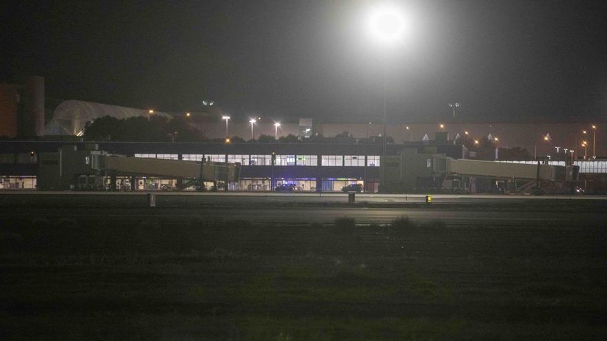 Once detenidos por la fuga de un avión en el aeropuerto de Palma