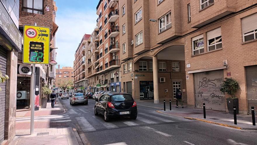 El radar fijo de la calle Ángel entra en funcionamiento en Elche