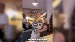 Chiara Ferragni aprende a hacer masa de pizza con sus hijos