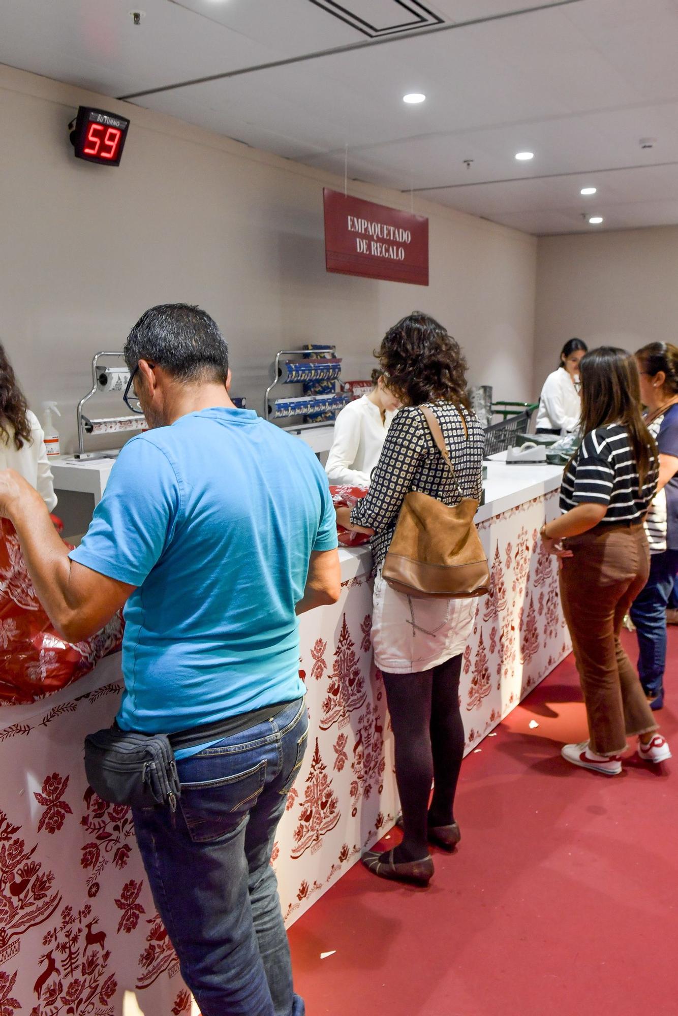 Compras de regalos para Nochebuena en las zonas comerciales de Las Palmas de Gran Canaria