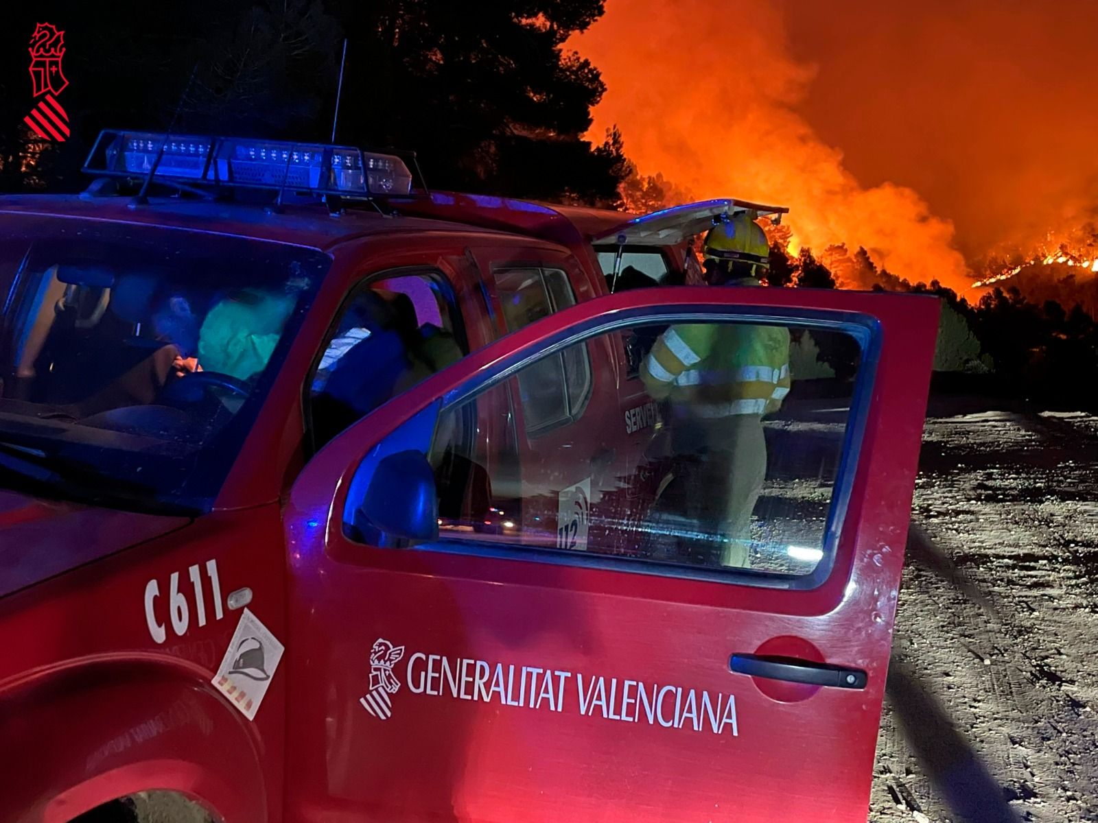 Las fotografías del virulento incendio forestal en Villanueva de Viver