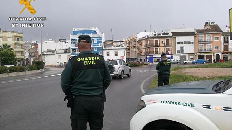 La Guardia Civil detiene a dos personas por cometer 61 robos