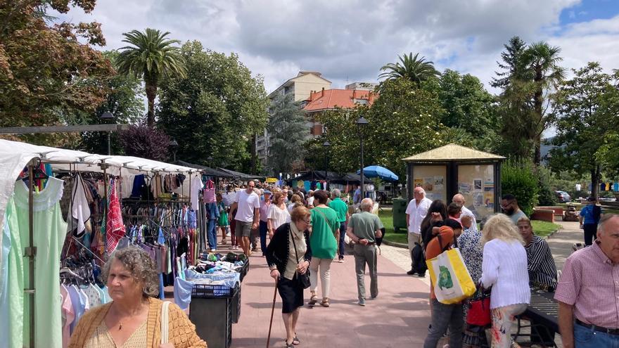Este será el domingo del doble mercado en Grado: a los puestos tradicionales se sumará una feria de “stock”