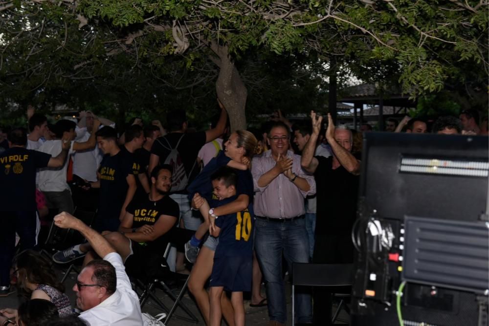 Los aficionados del UCAM lo celebran desde la universidad