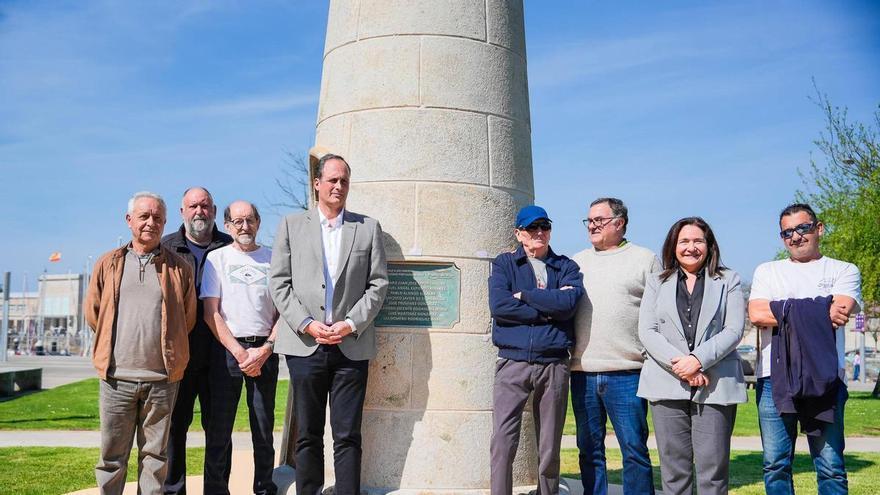 El Puerto de Vigo homenajea a los fareros y rescata una baliza histórica como símbolo de la ría