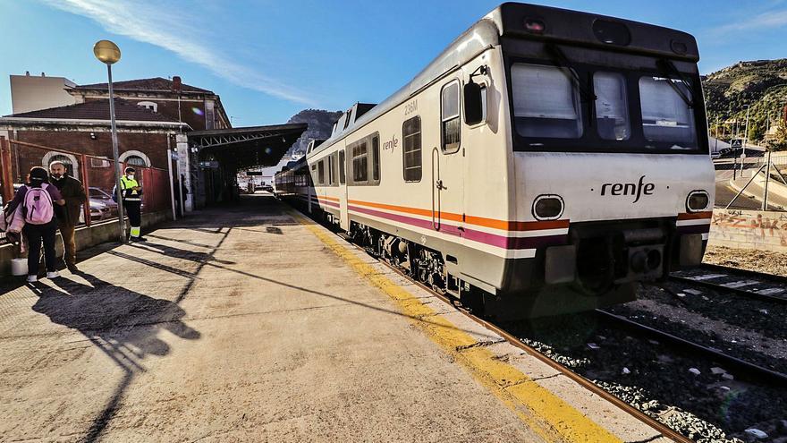 Renfe mantiene suprimidos un 25% de trenes regionales desde hace 18 meses