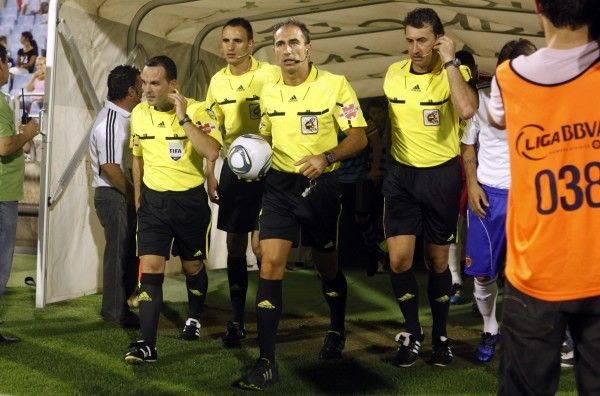 El Real Zaragoza logra el trofeo 'Carlos Lapetra' en la tanda de penaltis