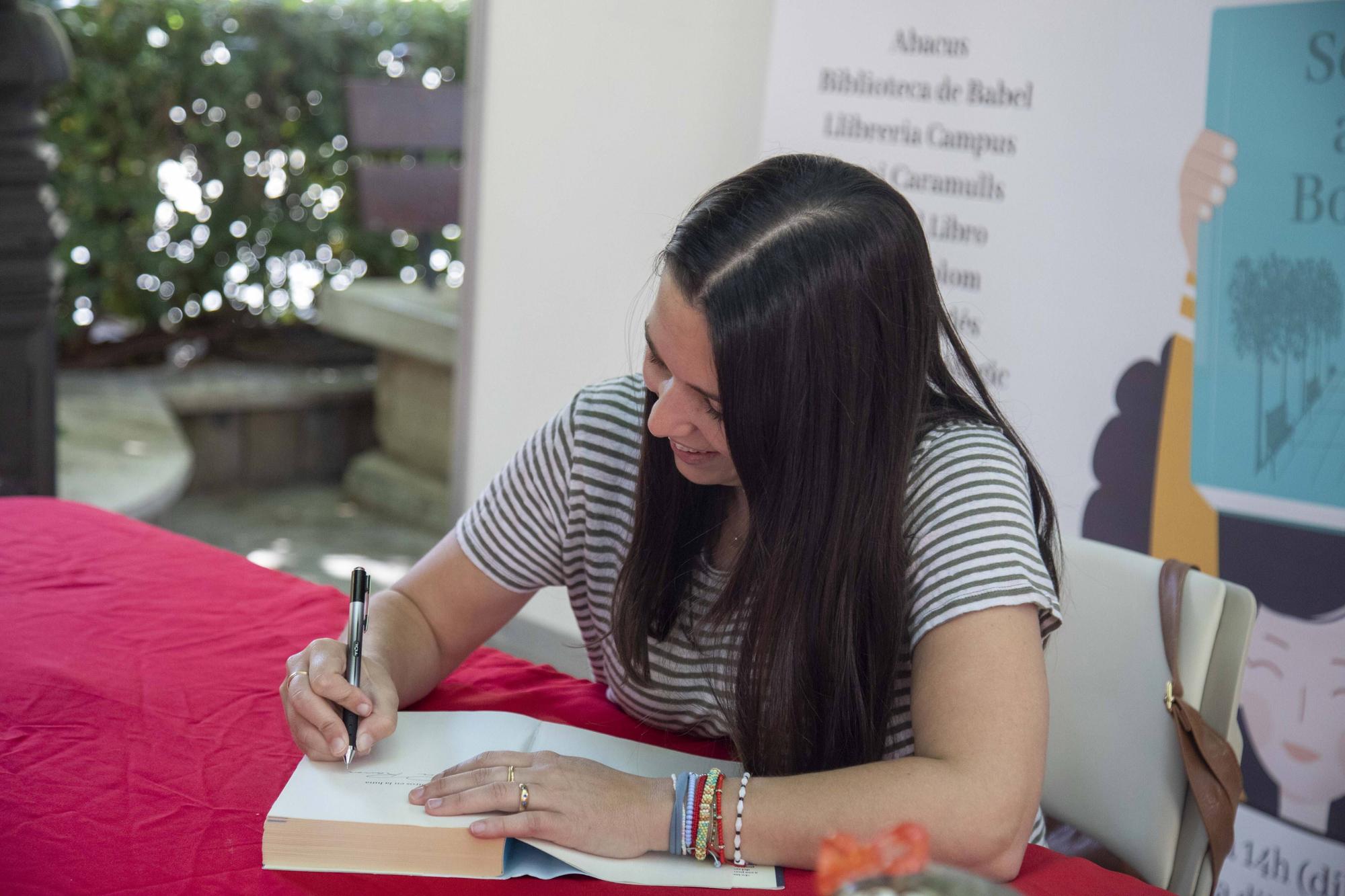 La literatura juvenil «avala el futuro del libro en papel»