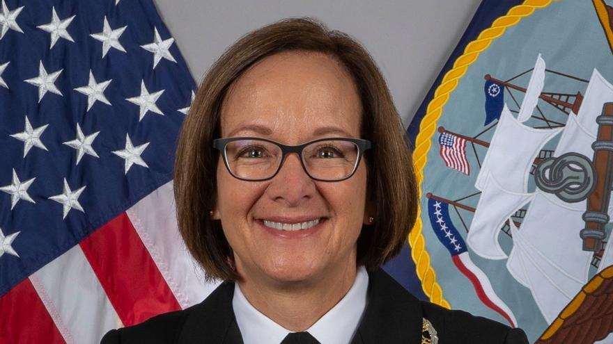 Biden nomina a la almirante Lisa Franchetti como la primera mujer al frente de la Marina de EEUU