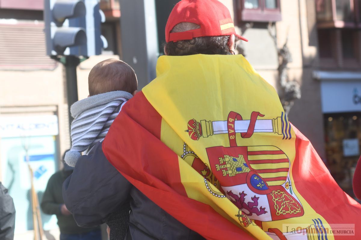 Miles de agricultores y ganaderos toman las calles de Murcia