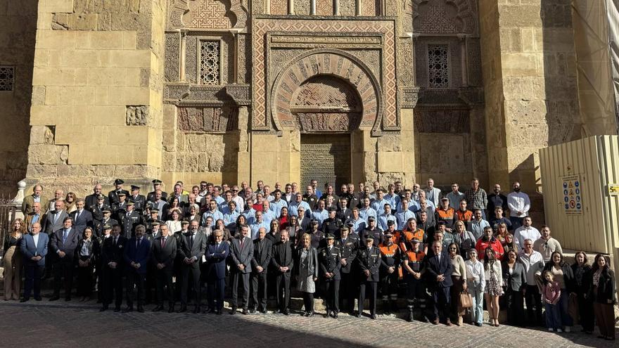 El Cabildo de Córdoba reconoce a los 'héroes' que salvaron del incendio a la Mezquita-Catedral