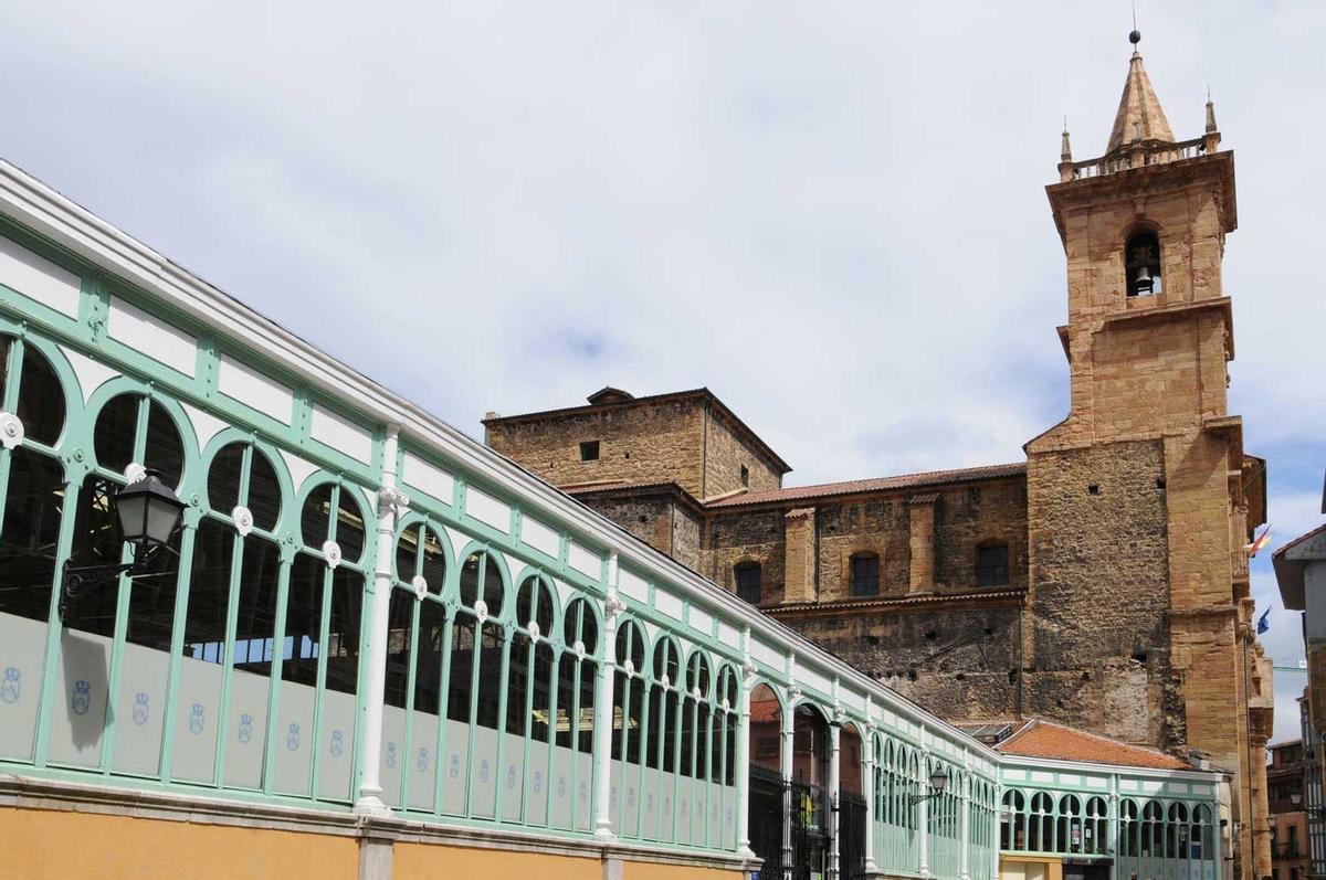 El Fontan y la Iglesia de Isidoro, Oviedo