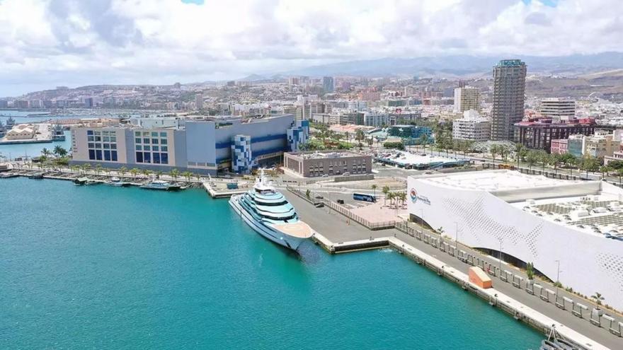 Muelle Sanapú del Puerto de Las Palmas, en cuyo entorno está prevista la creación del parque del istmo.