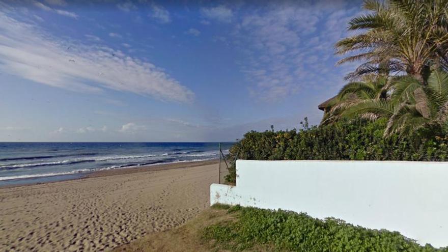 El cuerpo fue localizado cerca de la playa de Los Monteros.