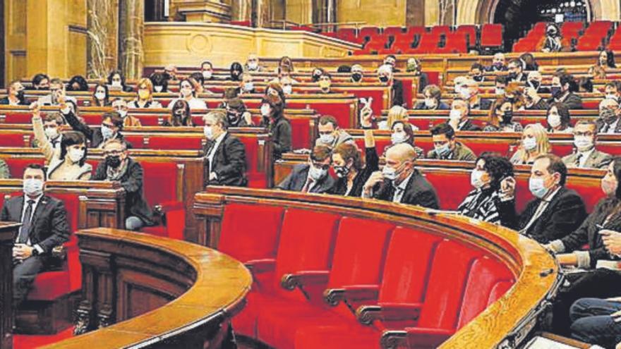 Una sessió plenària al Parlament | ARXIU/JÚLIA REGUÉ