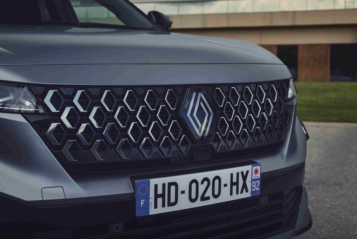 RENAULT AUSTRAL.