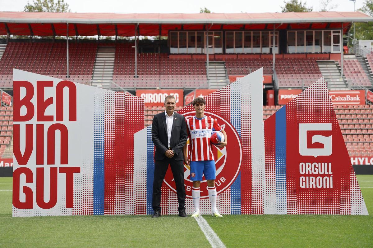 Les imatges de la presentació de Javier Boñar amb el Girona FC Les imatges de la presentació de Javier Boñar amb el Girona FC