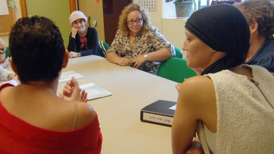 Reunión de pacientes con cáncer.