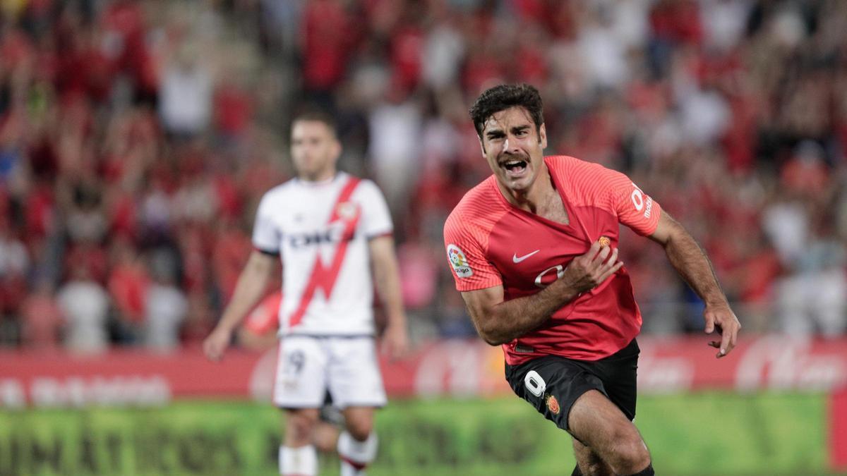 Abdón celebra el gol de la victoria ante el Rayo.