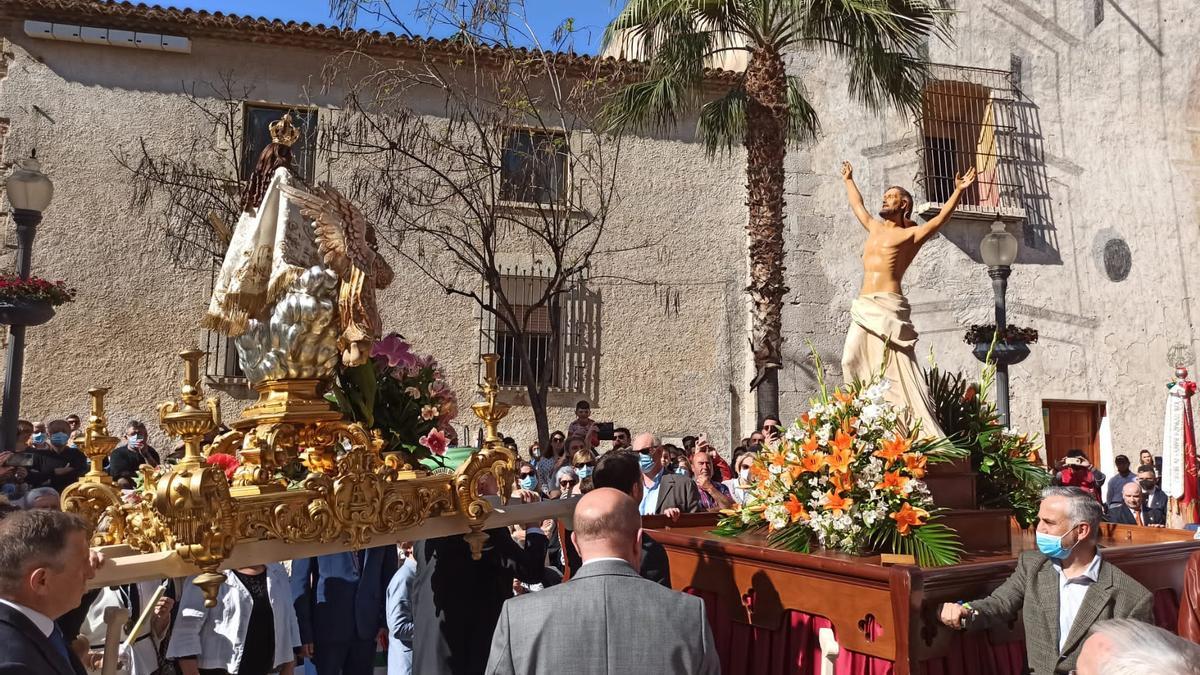 En Vinaròs, ambas imágenes se encontraron en la plaza San Valente.