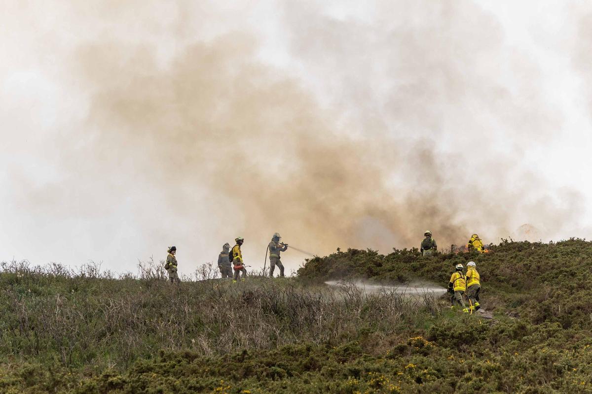 El fuego, un aliado en la prevención de las llamas: «Reduce la carga y nos da margen de seguridad