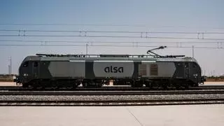 Alsa va consiguir siete llocomotores d'alta potencia pa tresportar mercancíes en tren