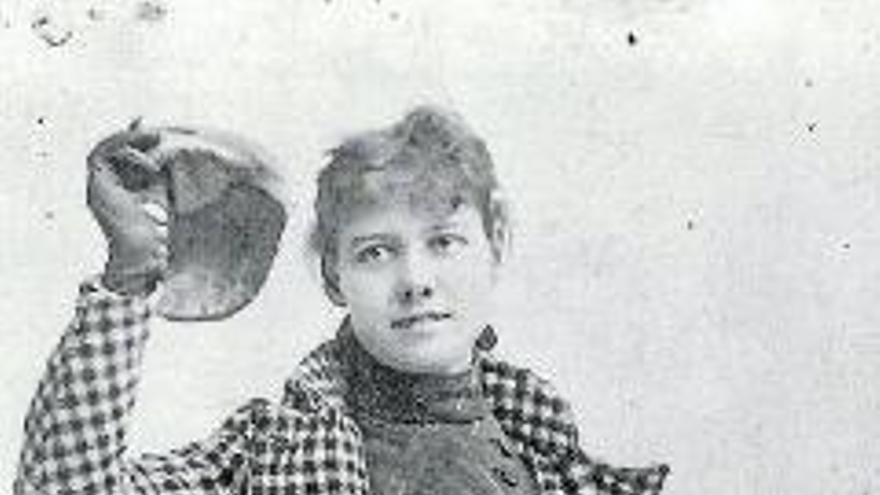 De arriba abajo y de izquierda a derecha, Carmen de Burgos, conocida como Colombine;  los míticos fotoperiodistas Gerda Taro y Robert Capa; la reportera estadounidense Nellie Bly;  el periodista y activista John Reed; la periodista italiana Oriana Fallaci; el maestro  de periodistas Ryszard Kapuscinski, y el escritor y periodista vizcaíno Manu Leguineche.