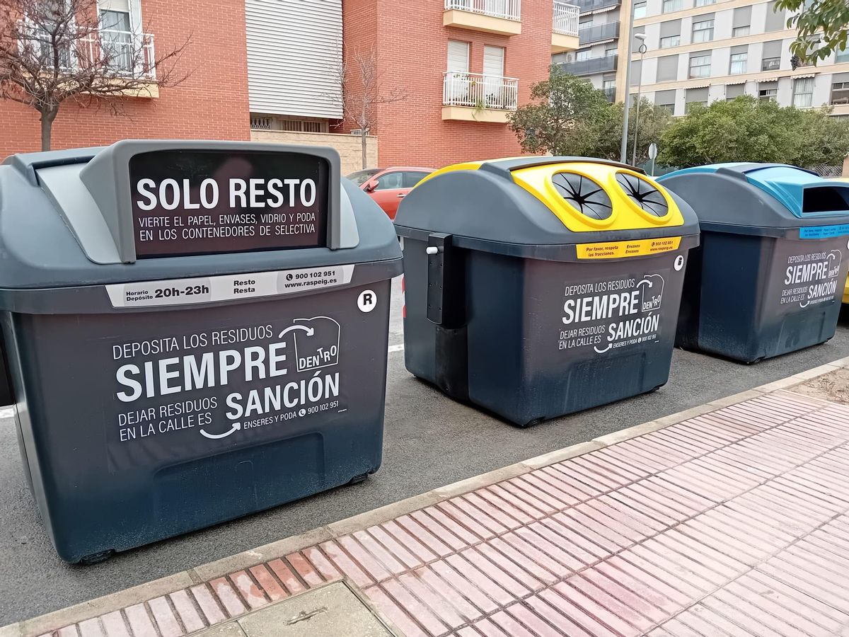 Los nuevos contenedores de desechos orgánicos, envases y papel y cartón