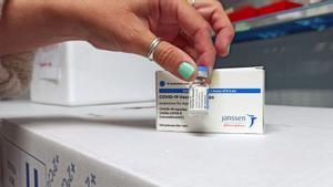 Sanidad inyectará las primeras 5.000 dosis de Janssen esta semana