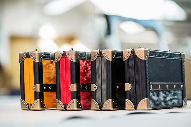 Bolsos 'Petite Malle' de la exposición de Louis Vuitton