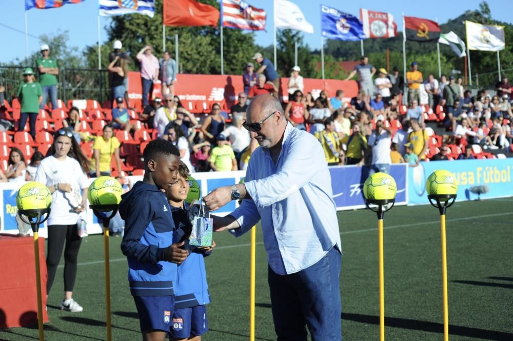 Los jóvenes del Submarino Amarillo doblegaron en la final a la Roma, que debutaba en el torneo.