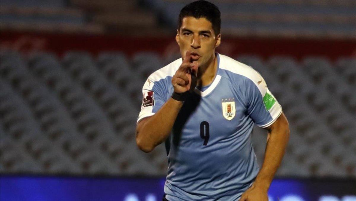 Luis Suárez encaminó el triunfo de Uruguay sobre la selección de Chile