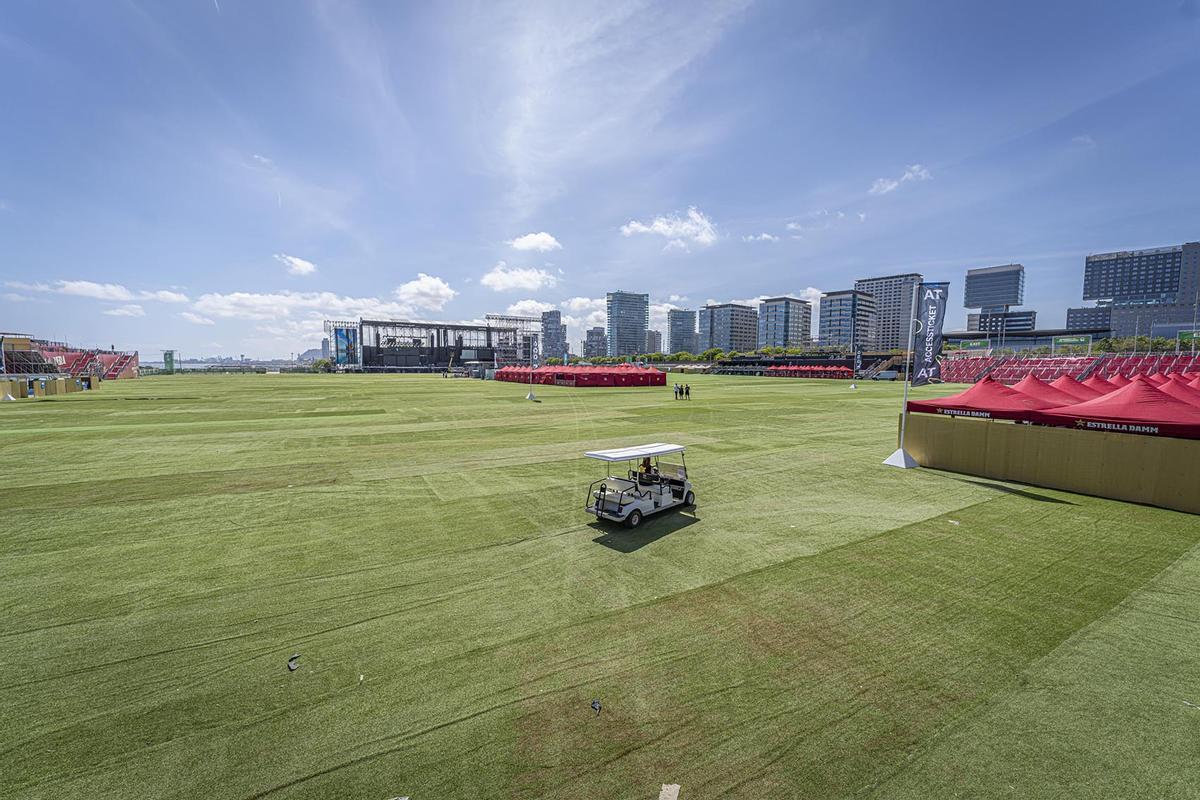 Preparativos para el Primavera Sound en el Parc del Fòrum