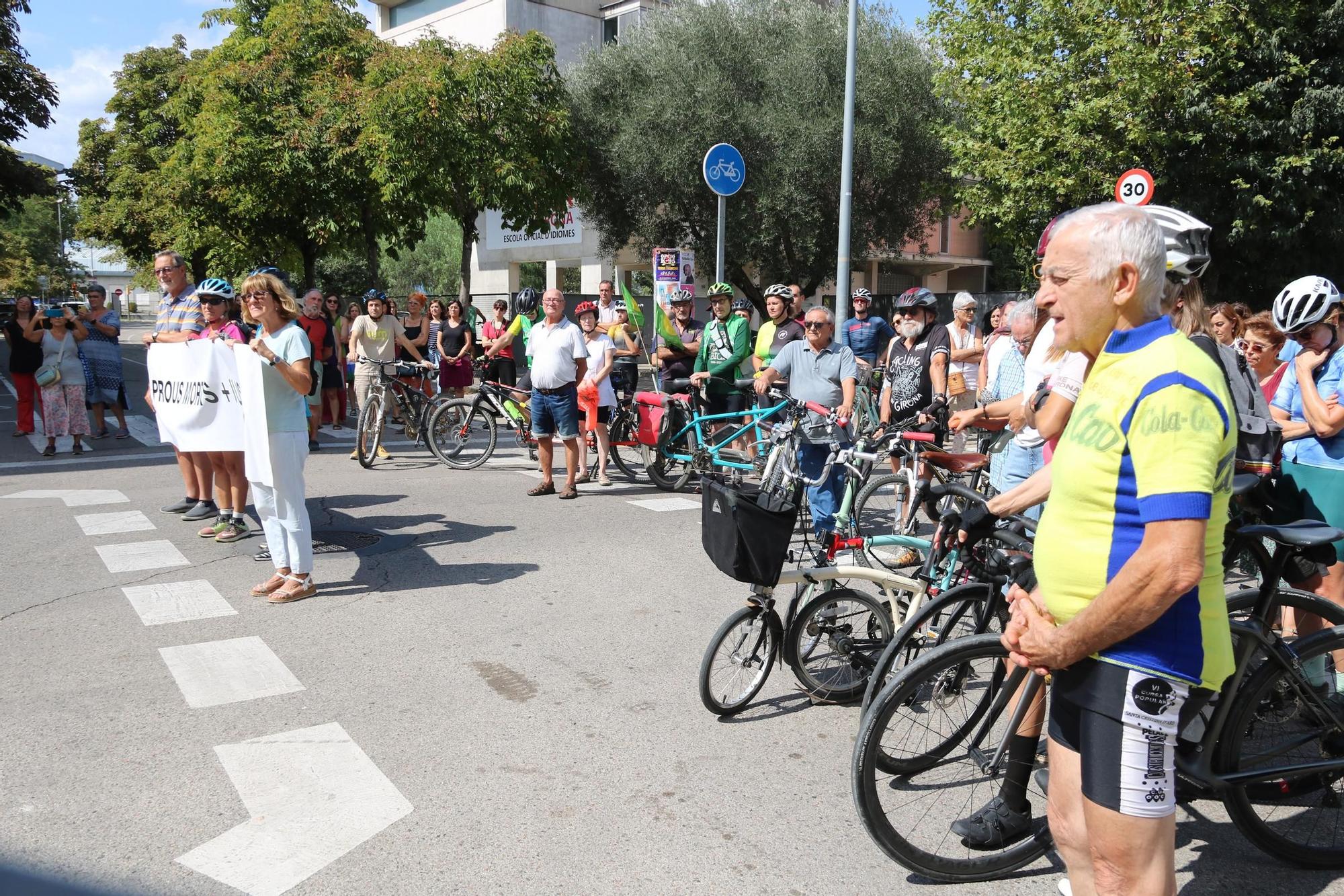 Concentració en record de la ciclita morta a Girona