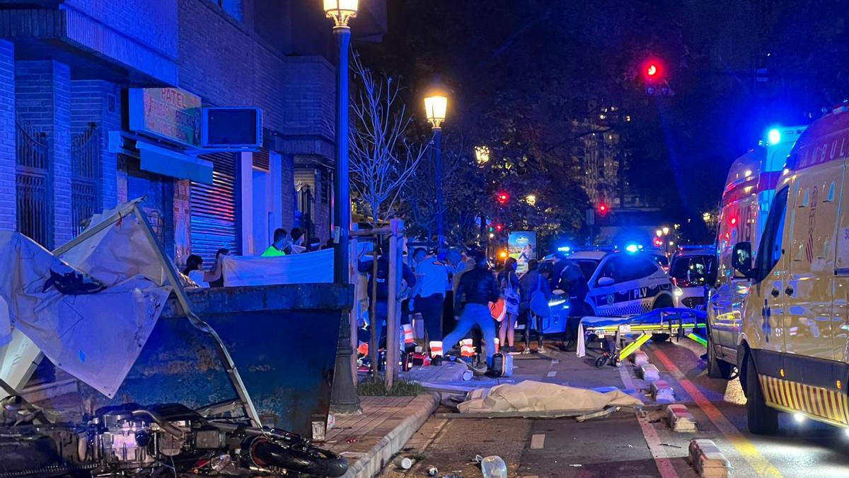 Fallece el joven motorista herido en un accidente junto al Clínico en València.