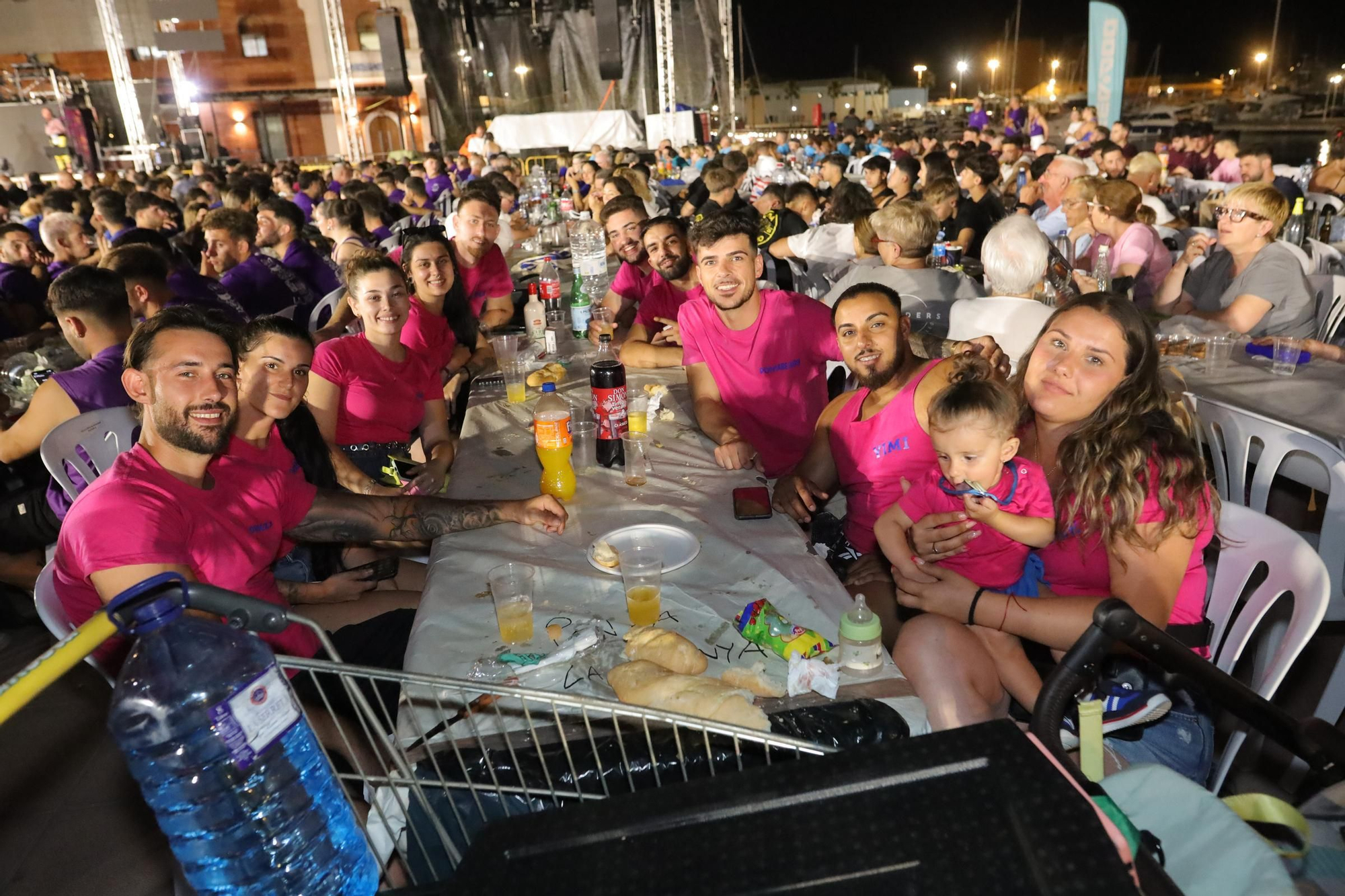 Sopar de pa i porta en las fiestas de Sant Pere del Grau de Castelló