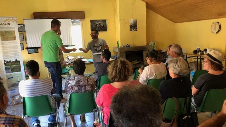 Fin do curso de apicultura ecolóxica celebrado en Zobra