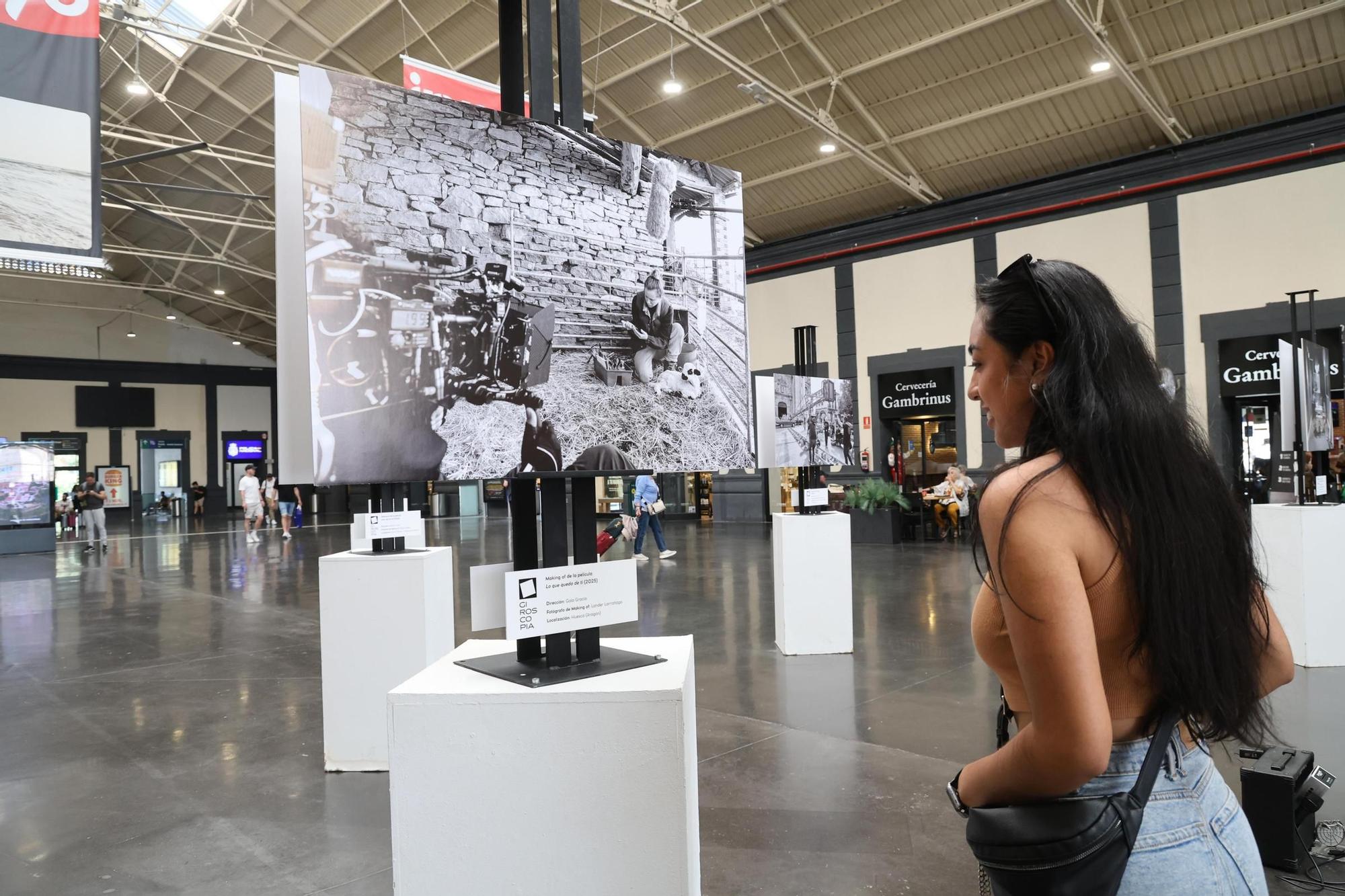 Inauguración de la exposición "Bienvenido a una ciudad de cine" en la estación de Renfe de Alicante