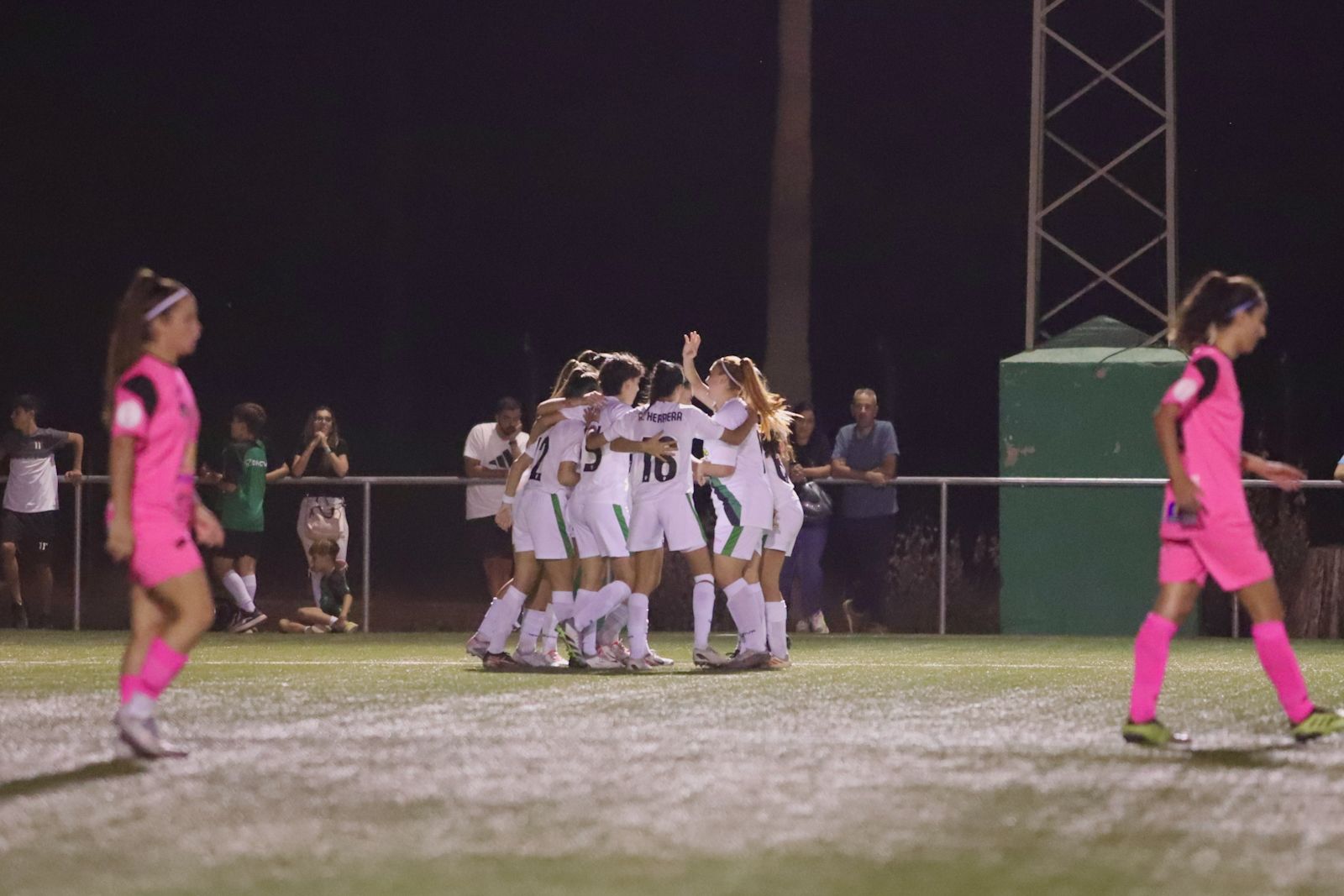 La eliminatoria de la Copa de la Reina de fútbol entre el Córdoba CF y el Juan Grande en imágenes