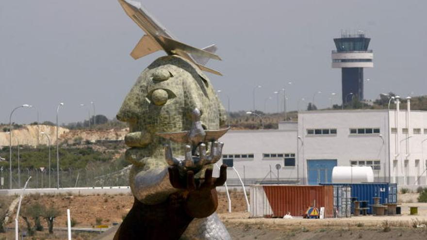 Estatua del artista del artista Juan Ripollés, de más de veinte metros de altura