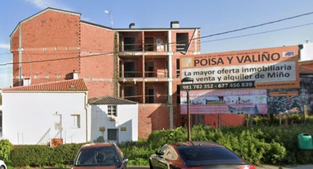Edificio a medio construir en la calle Pardiñeira. | LOC