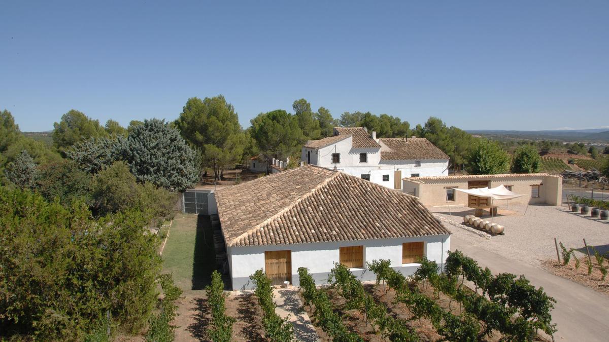 Panorámica de Casa Lo Alto, en el entorno del parque de las Hoces del Cabriel.