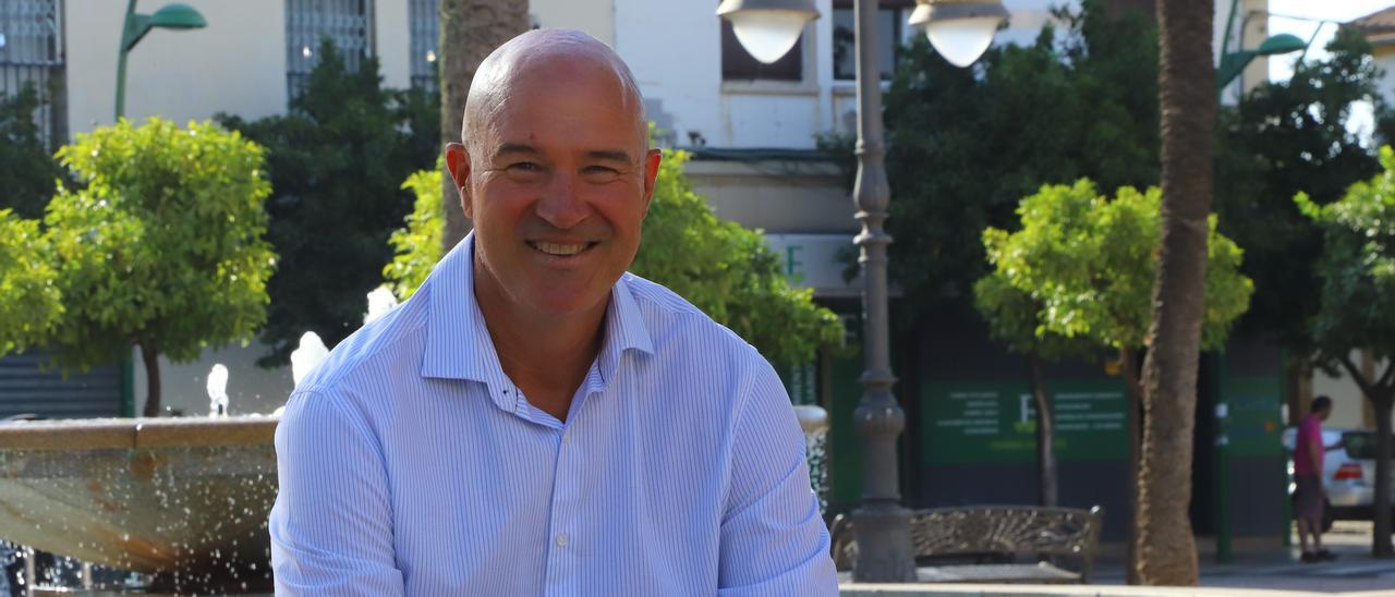 Rafael Berges, en la Plaza de Cañero.