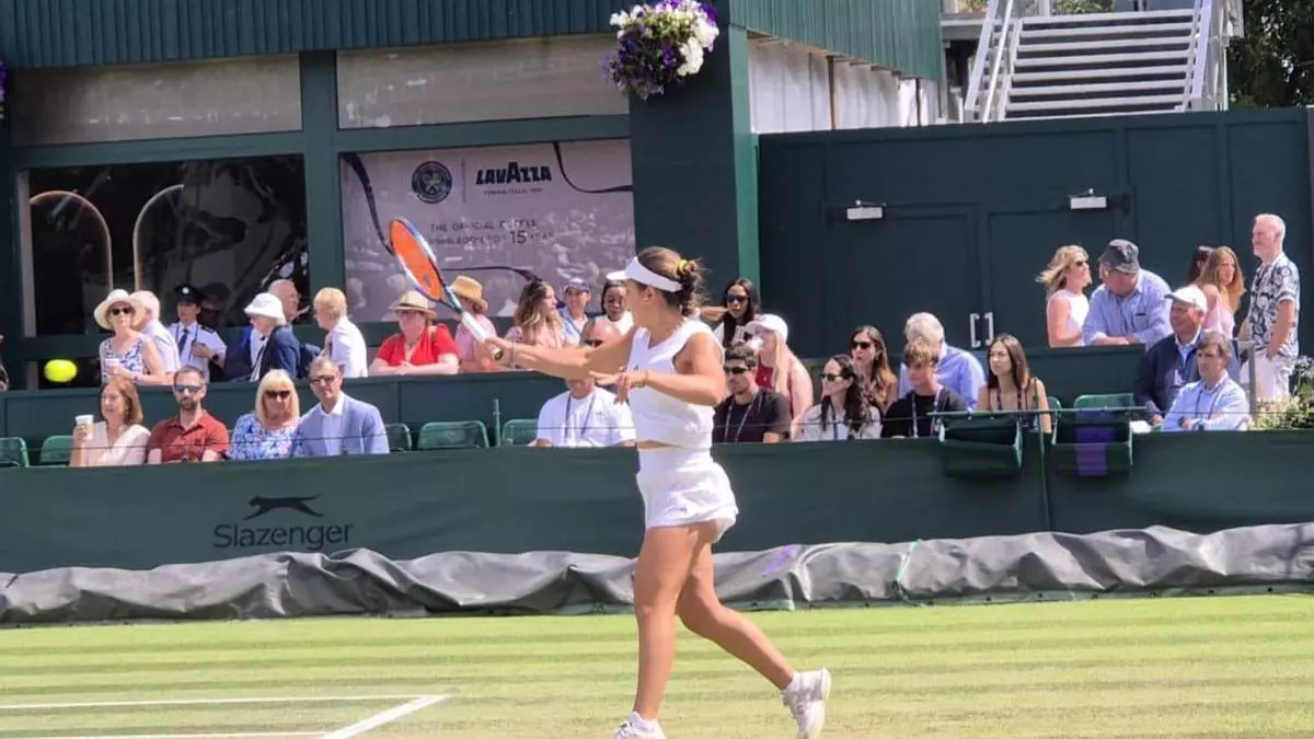 Zozaya se despide con honores de Wimbledon tras caer ante la número uno mundial