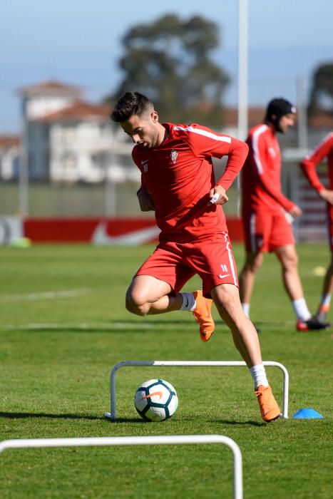 Entrenamiento del Sporting a puerta cerrada