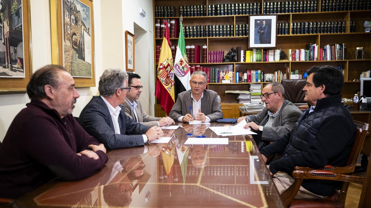 Reunión de PYMECON con el delegado del Gobierno, en la subdelegación de Cáceres.
