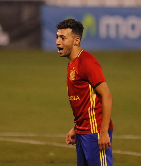 Las mejores imágenes del entrenamiento de Munir con la Selección Española